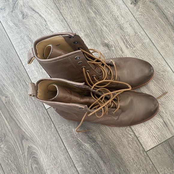 Women’s Frye Combat Boots Size 7.5 - Picture 2 of 6